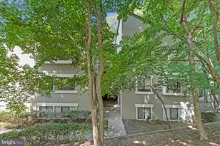 2210 Springwood Dr, Reston, VA 20191 - Photo 3