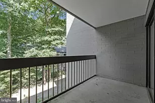 2210 Springwood Dr, Reston, VA 20191 - Photo 25