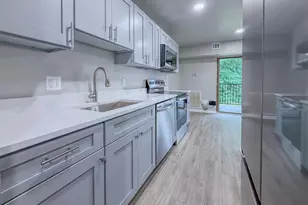 11603 Stoneview Square, Reston, VA 20191 - Photo 9