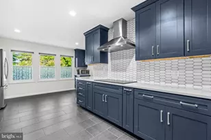 2410 Parkers Ln, Alexandria, VA 22306 - Photo 7