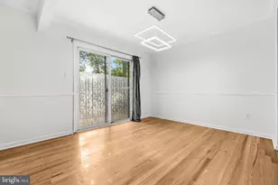 2410 Parkers Ln, Alexandria, VA 22306 - Photo 5