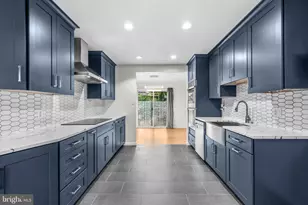 2410 Parkers Ln, Alexandria, VA 22306 - Photo 7