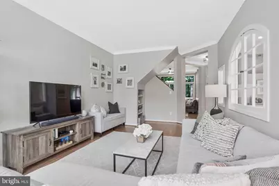 11540 Hemingway Drive, Reston, VA 20194 - Photo 5