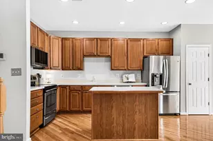 2461 Rolling Plains Dr, Herndon, VA 20171 - Photo 9