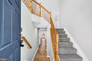 2461 Rolling Plains Dr, Herndon, VA 20171 - Photo 3
