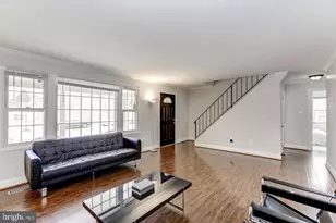 4311 Pergate Ln, Fairfax, VA 22033 - Photo 9