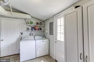 4311 Pergate Ln, Fairfax, VA 22033 - Photo 21