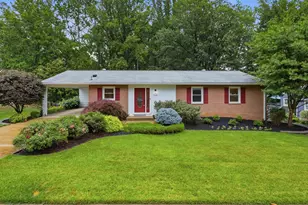 7218 Hadlow Dr, Springfield, VA 22152 - Photo 3