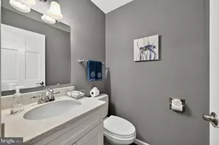 11305 Hunt Farm Ln, Oakton, VA 22124 - Photo 33