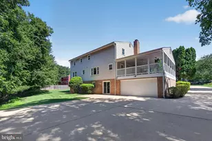 11305 Hunt Farm Ln, Oakton, VA 22124 - Photo 7