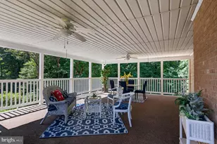 11305 Hunt Farm Ln, Oakton, VA 22124 - Photo 13