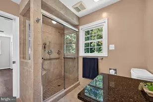 11305 Hunt Farm Ln, Oakton, VA 22124 - Photo 41