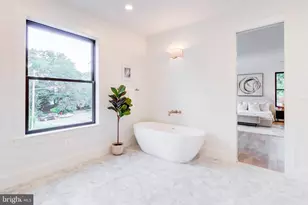 7102 Alger Rd, Falls Church, VA 22042 - Photo 11