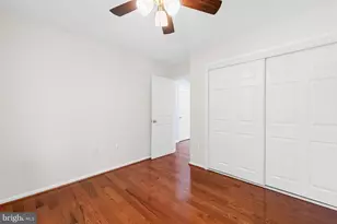 300 Holly Ct, Herndon, VA 20170 - Photo 21