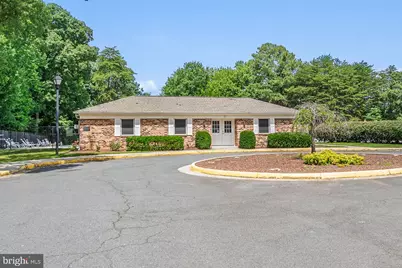 300 Holly Court, Herndon, VA 20170 - Photo 37