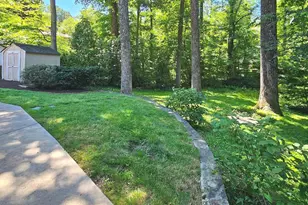 8925 Falling Creek Ct, Annandale, VA 22003 - Photo 9