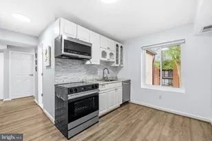 9715 Kings Crown Ct, Fairfax, VA 22031 - Photo 13