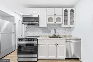 9715 Kings Crown Ct, Fairfax, VA 22031 - Photo 9