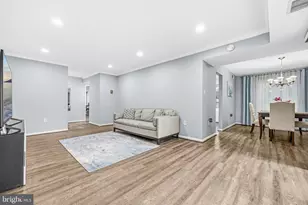 9715 Kings Crown Ct, Fairfax, VA 22031 - Photo 5