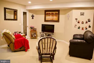 11601 Warren Ln, Fairfax, VA 22030 - Photo 41