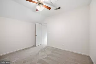 2545 James Monroe Cir, Herndon, VA 20171 - Photo 25