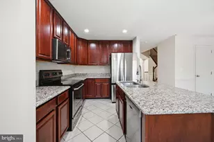2545 James Monroe Cir, Herndon, VA 20171 - Photo 19