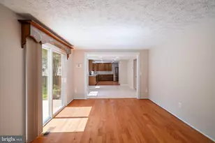 1103 Burwick Dr, Herndon, VA 20170 - Photo 7