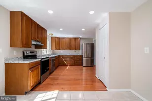 1103 Burwick Dr, Herndon, VA 20170 - Photo 33