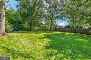 13024 Farthingale Dr, Herndon, VA 20171 - Photo 33