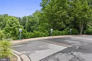 8350 Greensboro Dr, McLean, VA 22102 - Photo 29