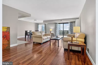 8350 Greensboro Drive #1009, McLean, VA 22102 - Photo 5