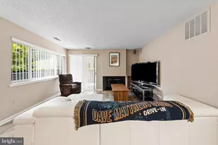 1904 Villaridge Dr, Reston, VA 20191 - Photo 9