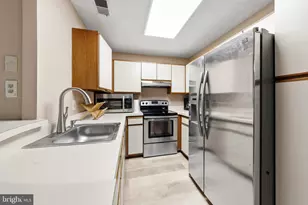 1904 Villaridge Dr, Reston, VA 20191 - Photo 15