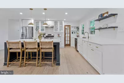 10816 Broadwater Drive, Fairfax, VA 22032 - Photo 5