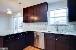 6912 Kerrywood Cir, Centreville, VA 20121 - Photo 11