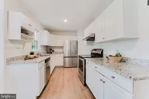 9103 Bramble Pl, Annandale, VA 22003 - Photo 13