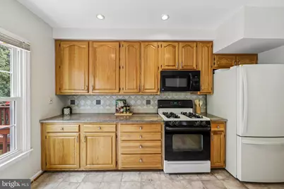 7001 Fieldhurst Court, Alexandria, VA 22315 - Photo 9