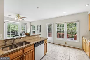7001 Fieldhurst Ct, Alexandria, VA 22315 - Photo 11