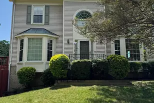 7001 Fieldhurst Ct, Alexandria, VA 22315 - Photo 3