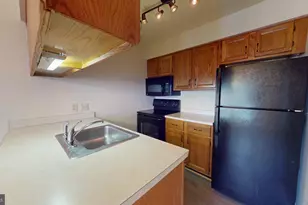 6008 Chestnut Hollow Ct, Centreville, VA 20121 - Photo 3