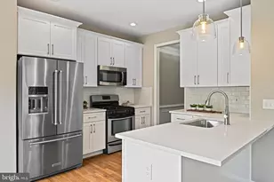 4103 Oak Village Landing, Fairfax, VA 22033 - Photo 3