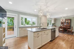 408 Holloway Ct NE, Vienna, VA 22180 - Photo 5