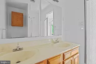 8108 Timber Valley Ct, Dunn Loring, VA 22027 - Photo 29