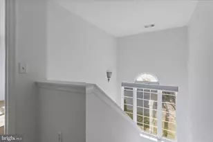 8074 Nicosh Cir Ln, Falls Church, VA 22042 - Photo 23