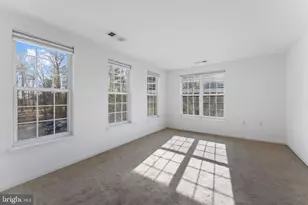 8074 Nicosh Cir Ln, Falls Church, VA 22042 - Photo 25