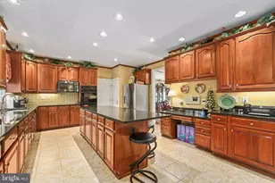 12916 Hedgetop Dr, Herndon, VA 20171 - Photo 7