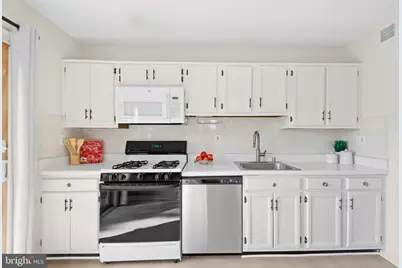 9424 Goshen Lane, Burke, VA 22015 - Photo 11