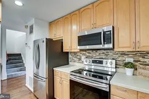 1661 Cedar Hollow Way, Reston, VA 20194 - Photo 9