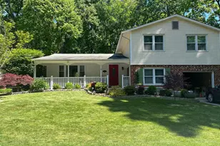 10320 Collingham Dr, Fairfax, VA 22032 - Photo 1