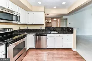 12010 Ridge Knoll Dr, Fairfax, VA 22033 - Photo 7
